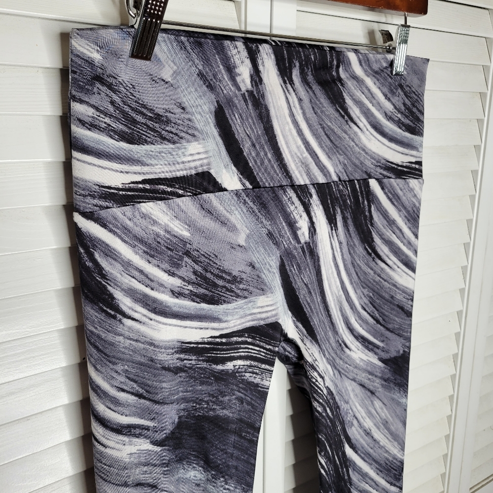 K-Deer Ankle Leggings in Mambo Black White Marble/Paint Strokes Sz XL EUC - Picture 3 of 7